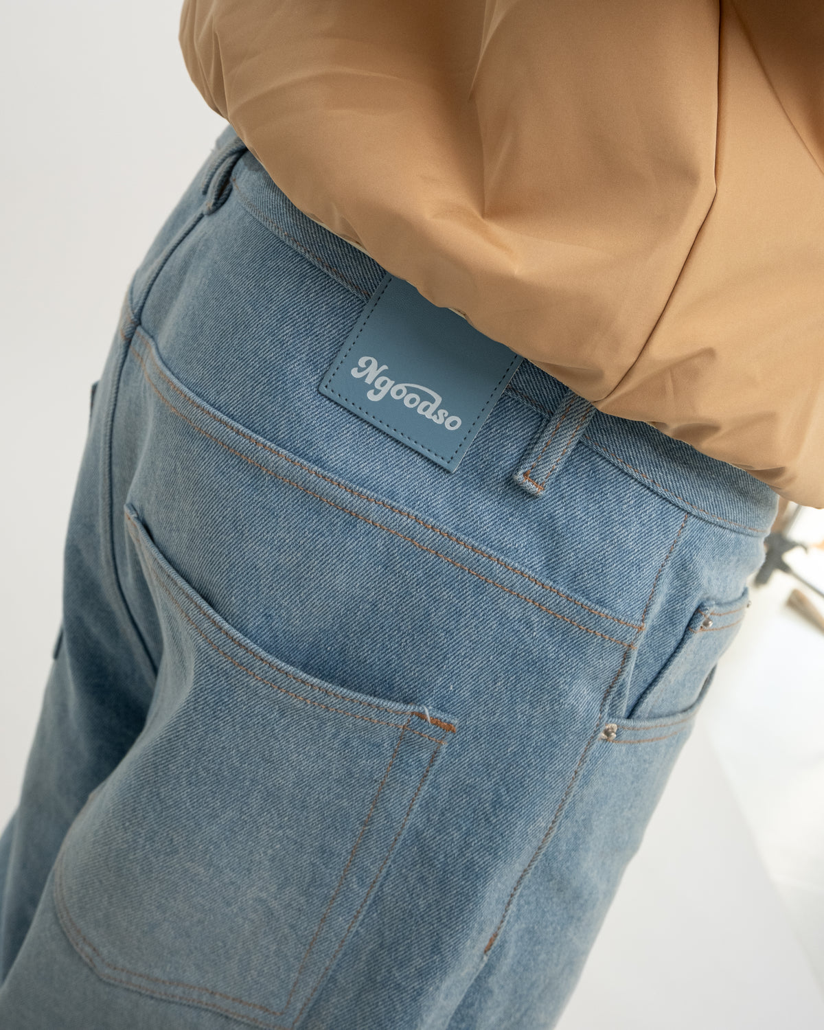 JEANS LYSEBLÅ