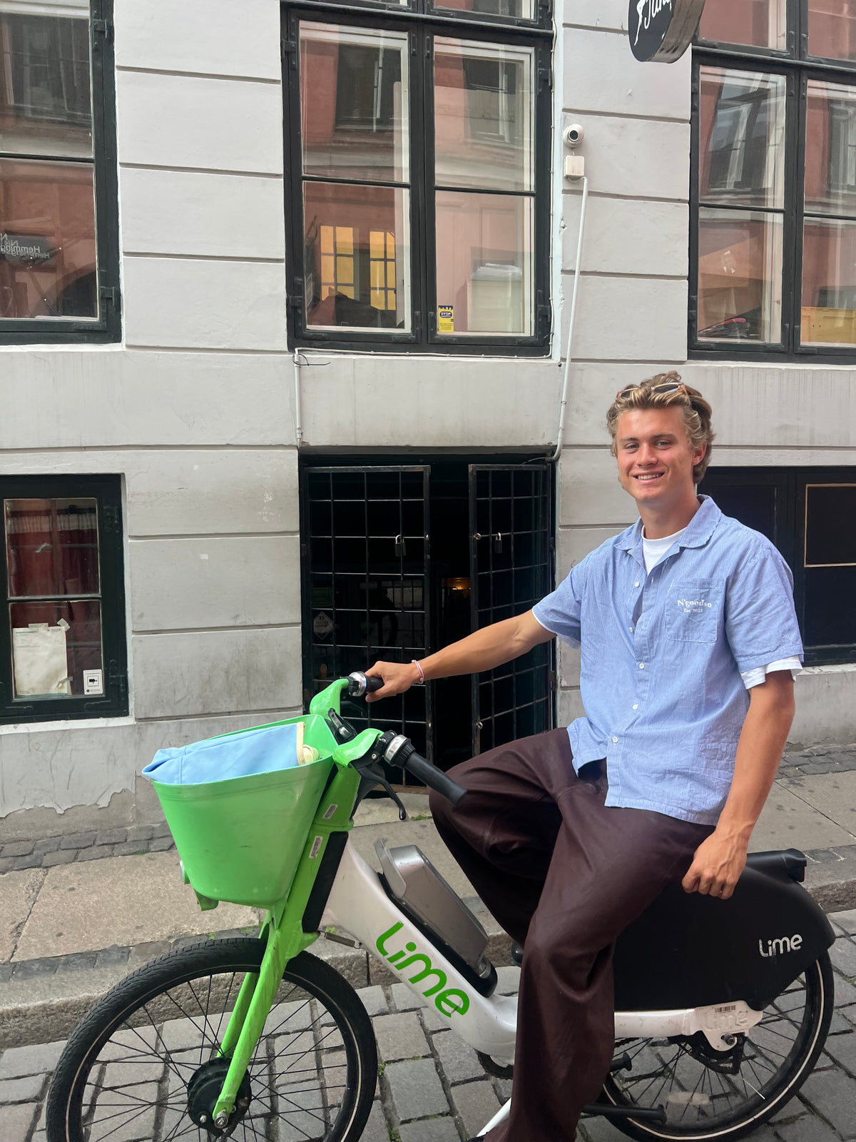 BLUE SHORTSLEEVE SHIRT