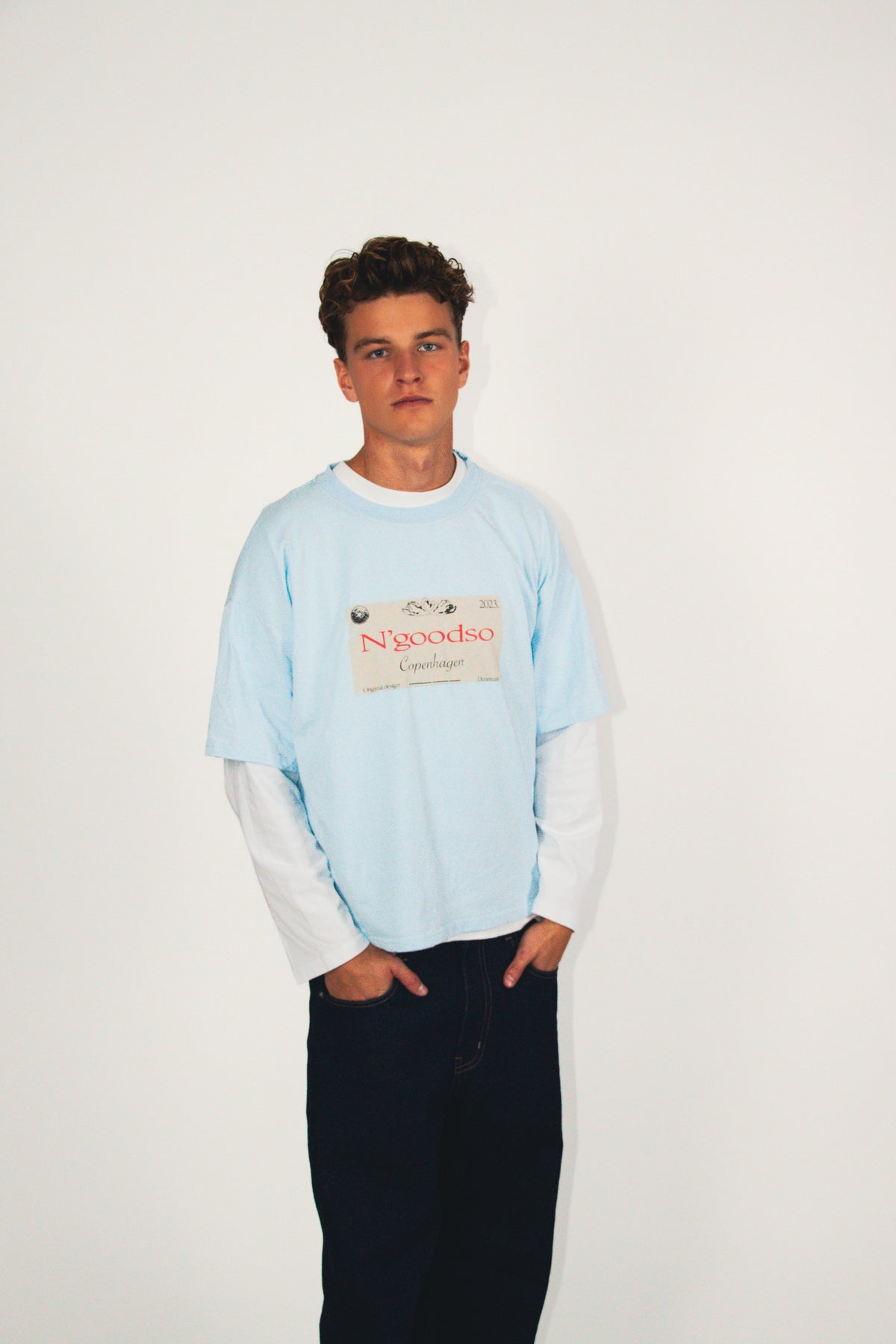 LANGÆRMET PRINT T-SHIRT BLÅ/HVID